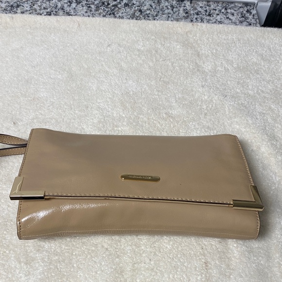 Michael Kors Beige Leather Shoulder bag - Picture 9 of 10